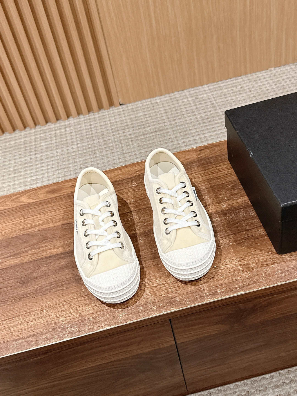 CHANEL CONVERSE SNEAKER IN BEIGE CREAM CANVAS