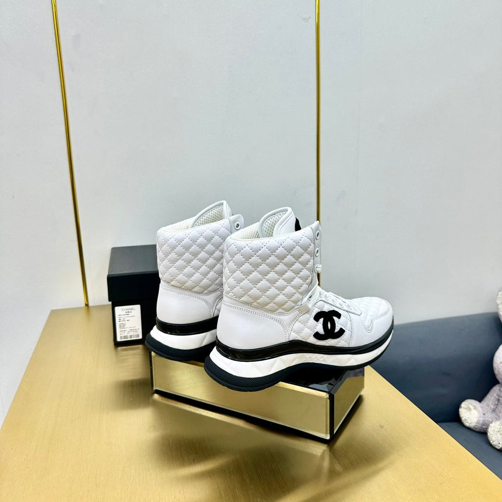 CHANEL ATHLETIC SHOES IN WHITE CALFSKIN