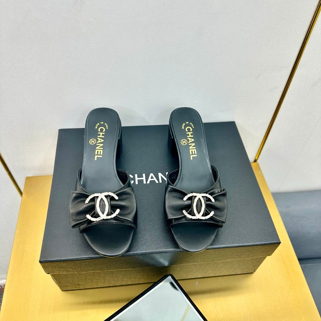 CHANEL BOWKNOT RHINESTONES MID HEEL MULE IN BLACK CALFSKIN