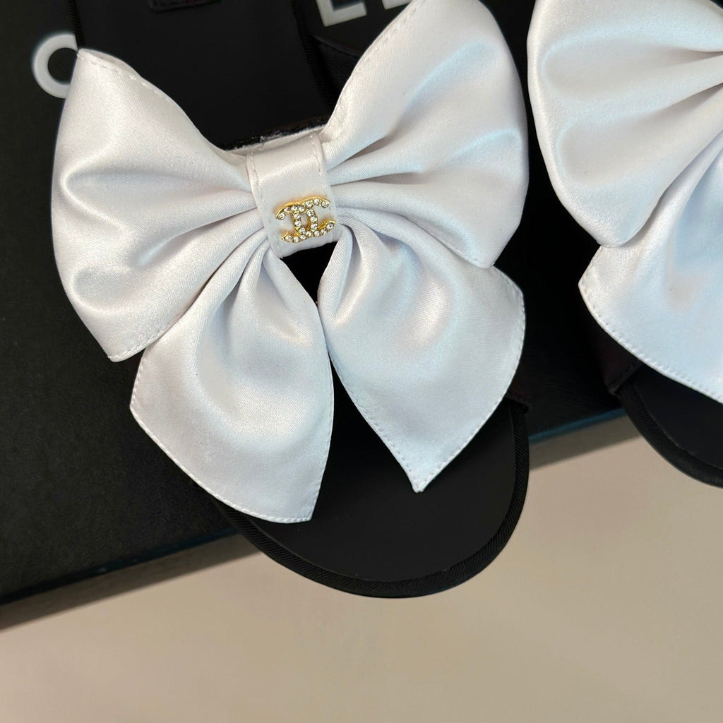 CHANEL Double  big bow flat sandals Sheepskin White Black