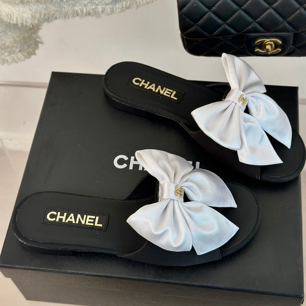 CHANEL Double  big bow flat sandals Sheepskin White Black