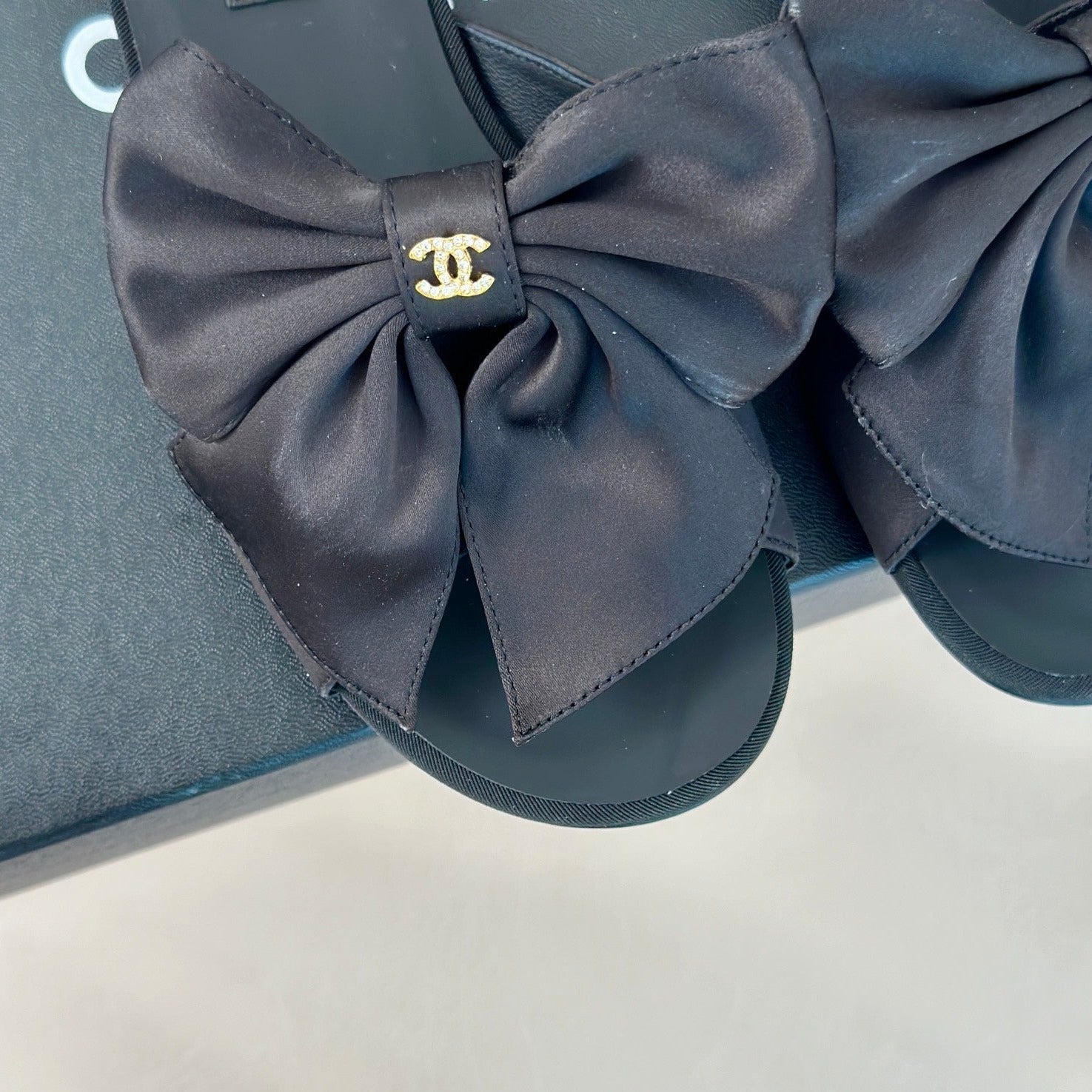 CHANEL Double  big bow flat sandals Sheepskin Black