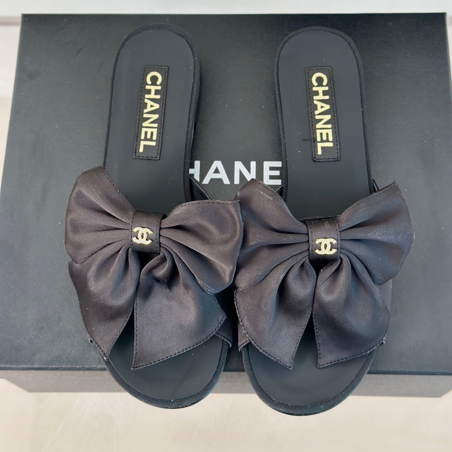 CHANEL Double  big bow flat sandals Sheepskin Black