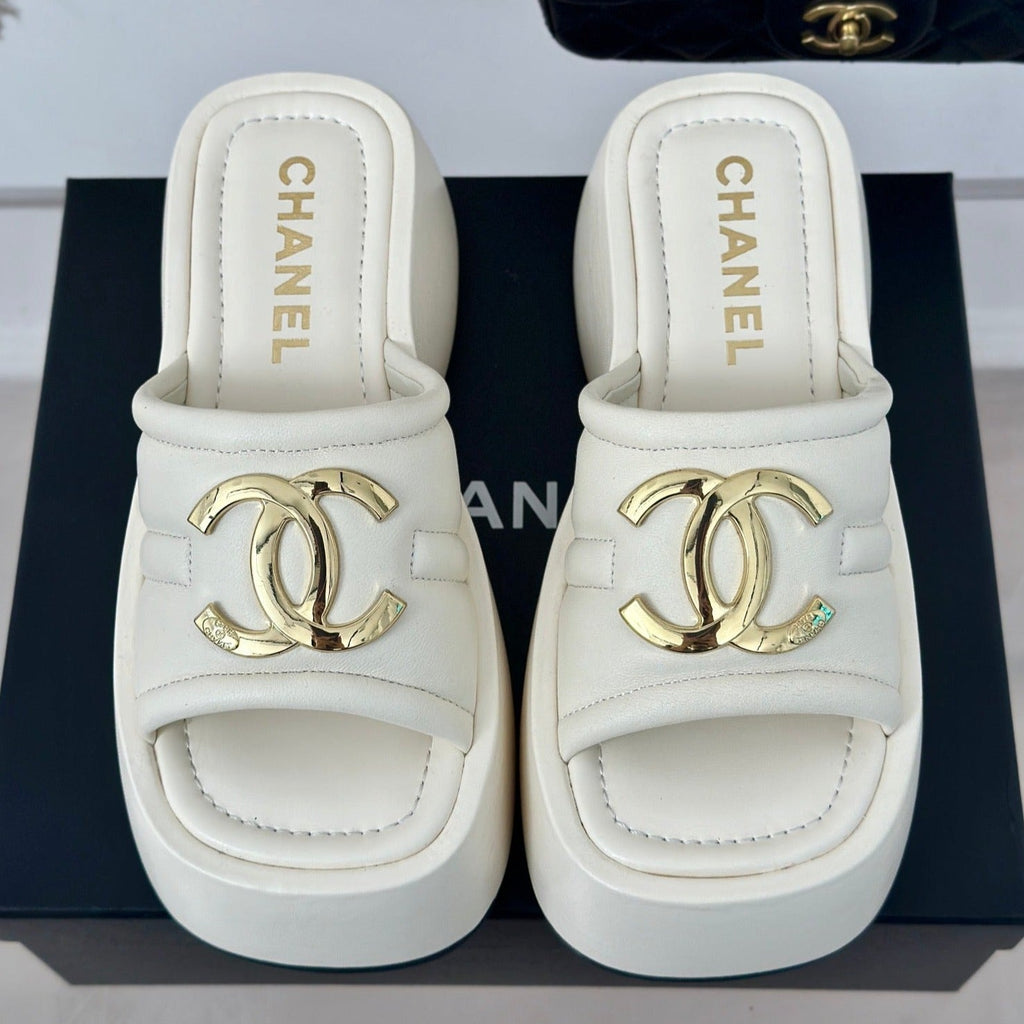 CHANEL Large Double C Platform Slippers White