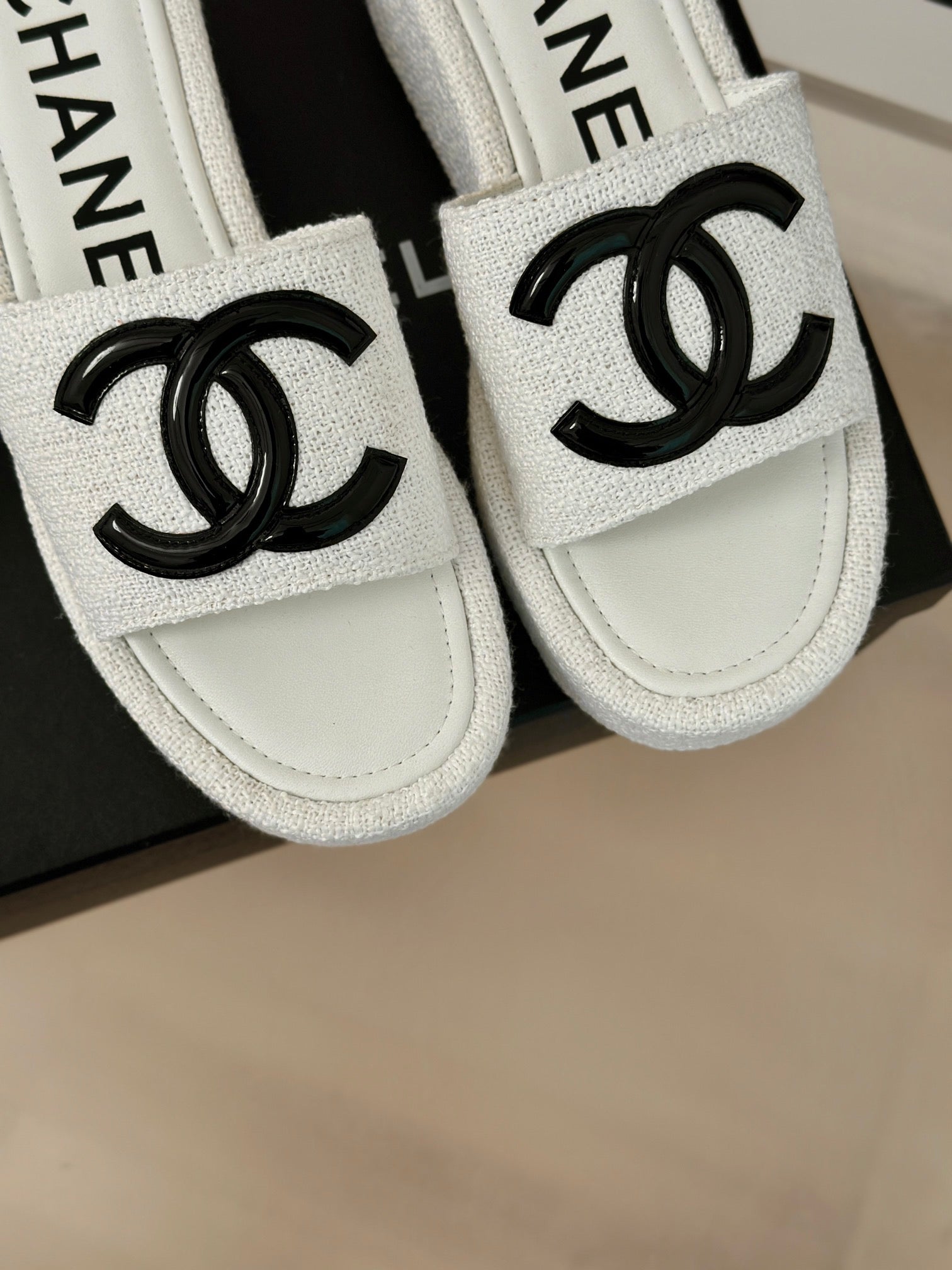 CHANEL CLASSIC SLIPPERS THICK SOLE IN WHITE TWEED