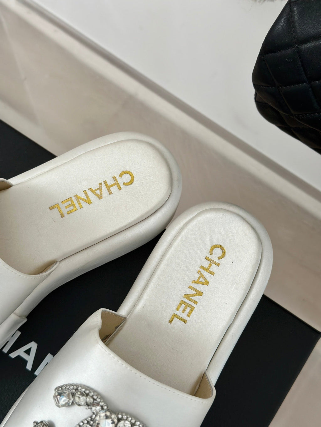 CHANEL SLIPPERS THICK SOLE IN WHITE SATIN