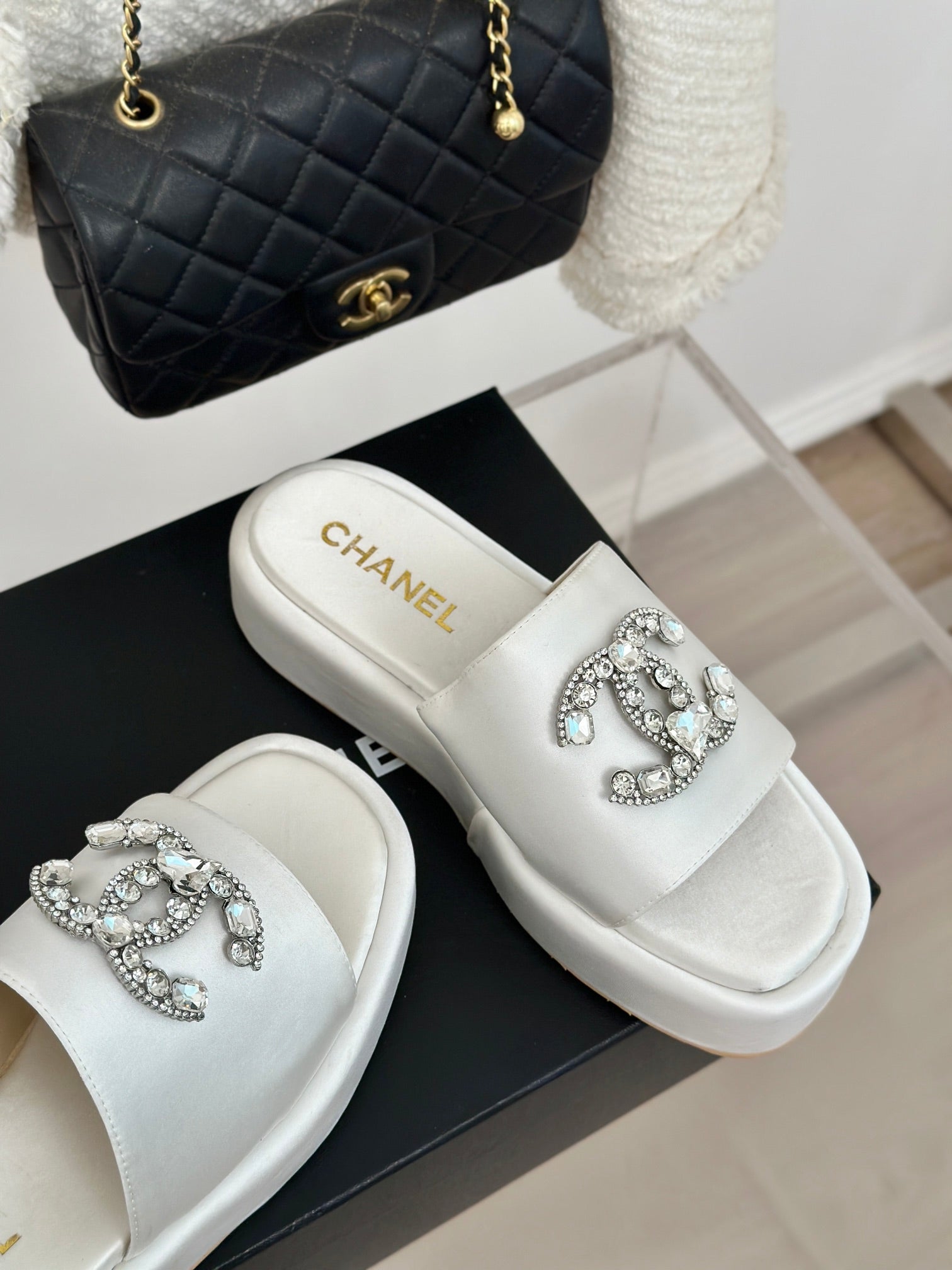 CHANEL SLIPPERS THICK SOLE IN WHITE SATIN