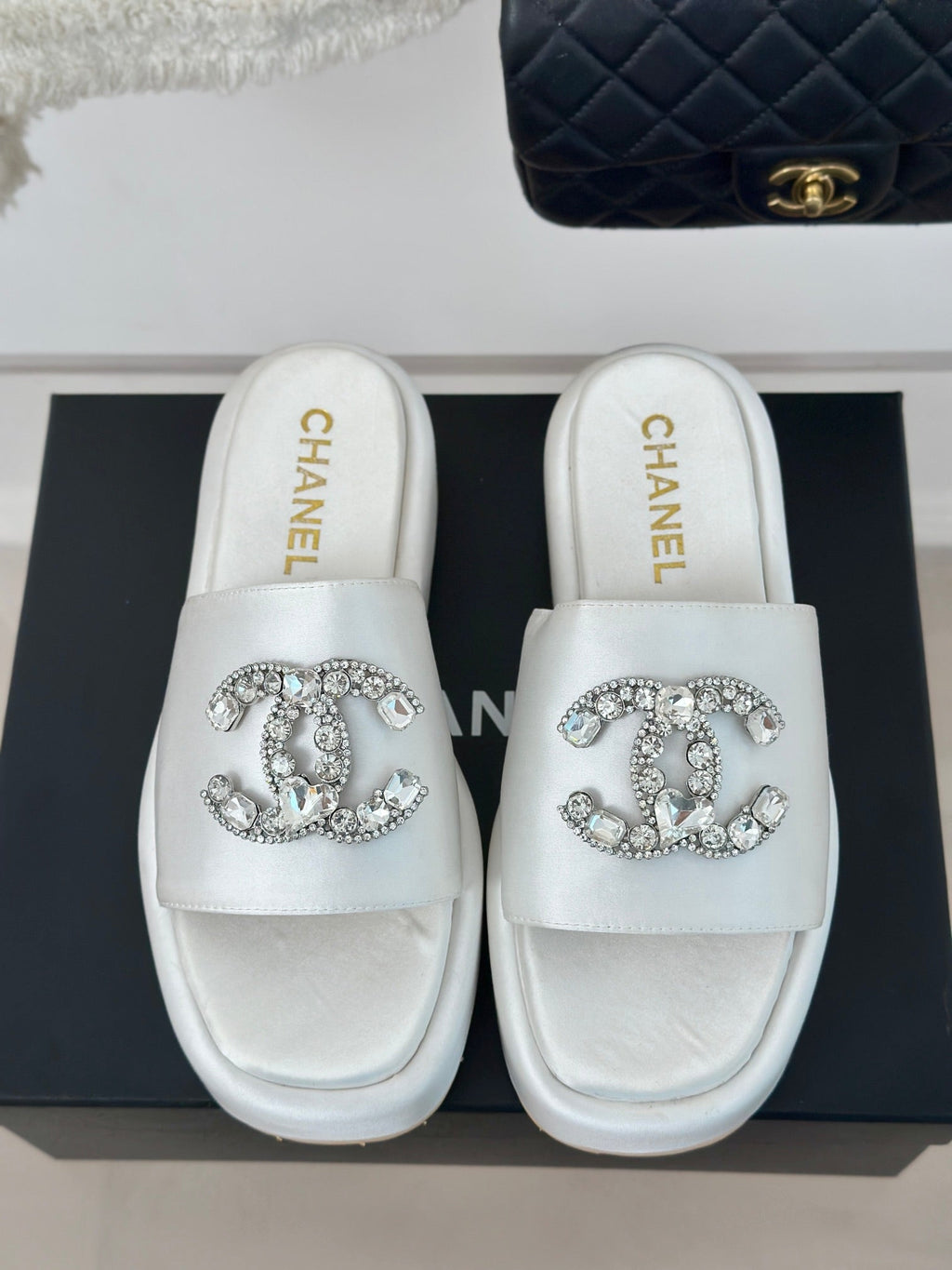 CHANEL SLIPPERS THICK SOLE IN WHITE SATIN