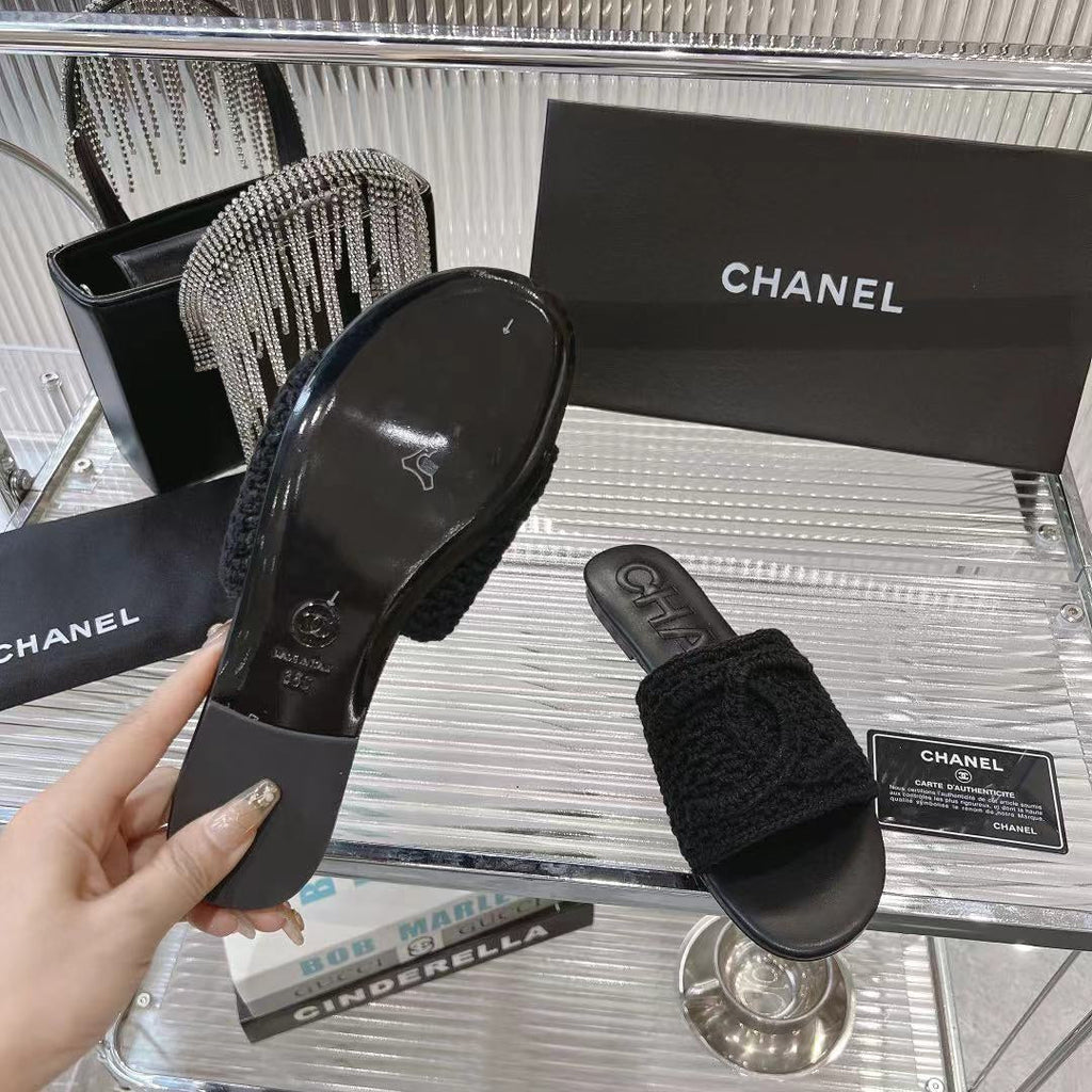 CHANEL SLIPPERS BLACK SHEEPSKIN