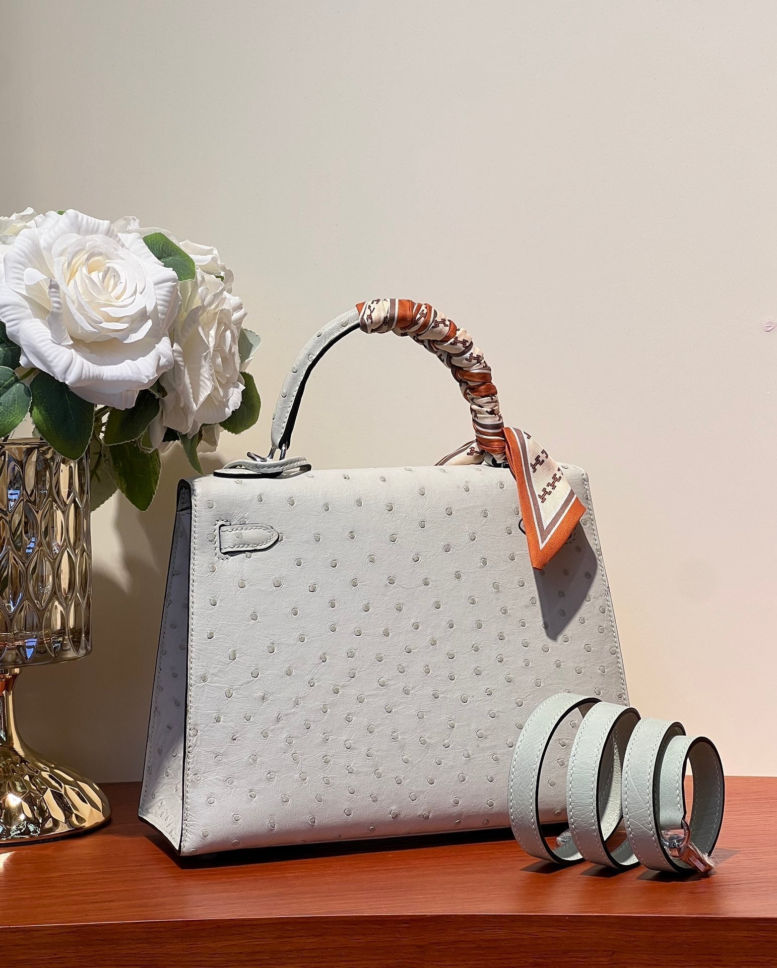 HERMES KELLY SELLIER 25 BAG IN PALE GRAY OSTRICH LEATHER WITH SILVER HARDWARE