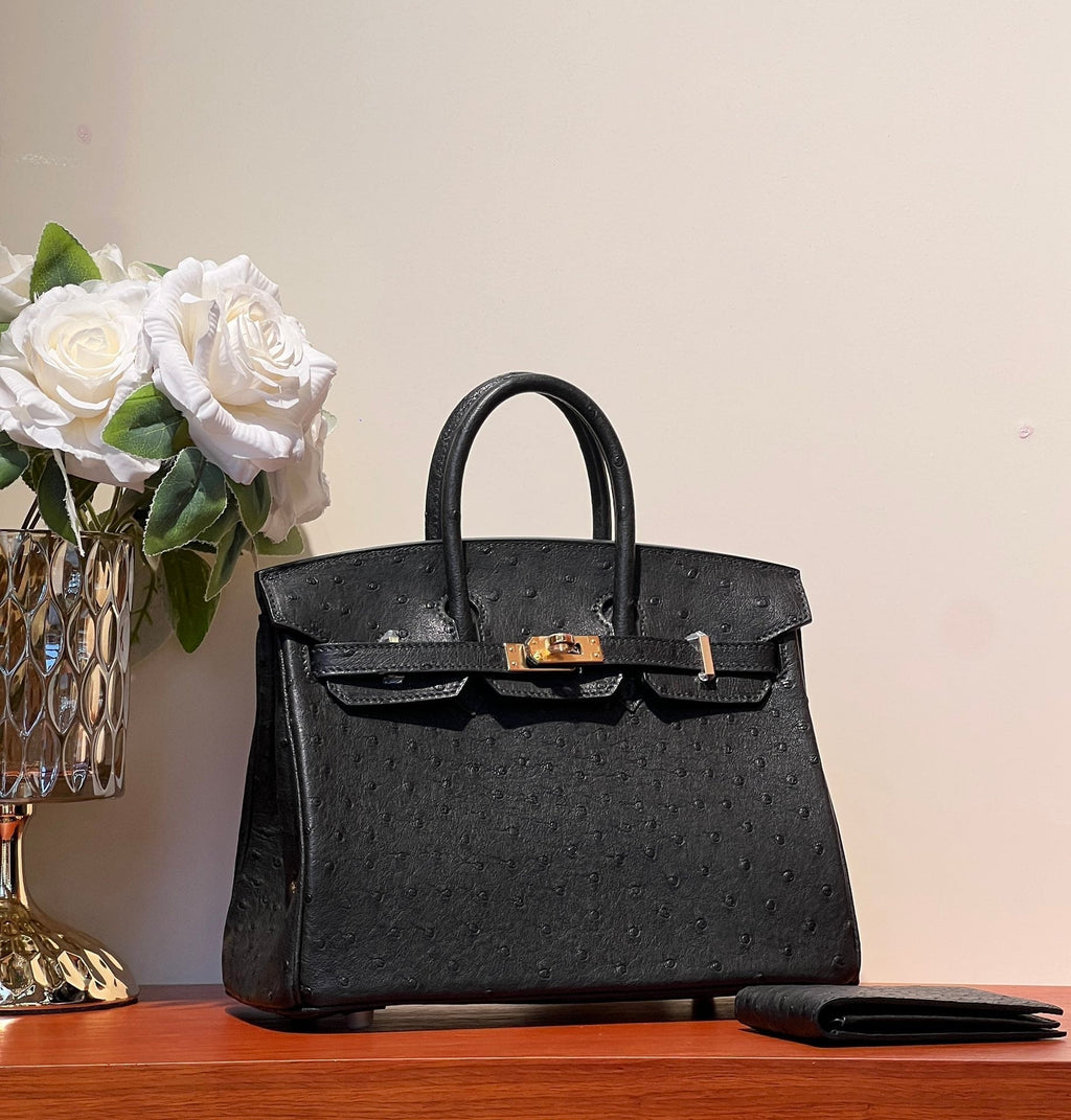 HERMES KELLY SELLIER 25 BAG IN BLACK OSTRICH LEATHER WITH GOLD HARDWARE