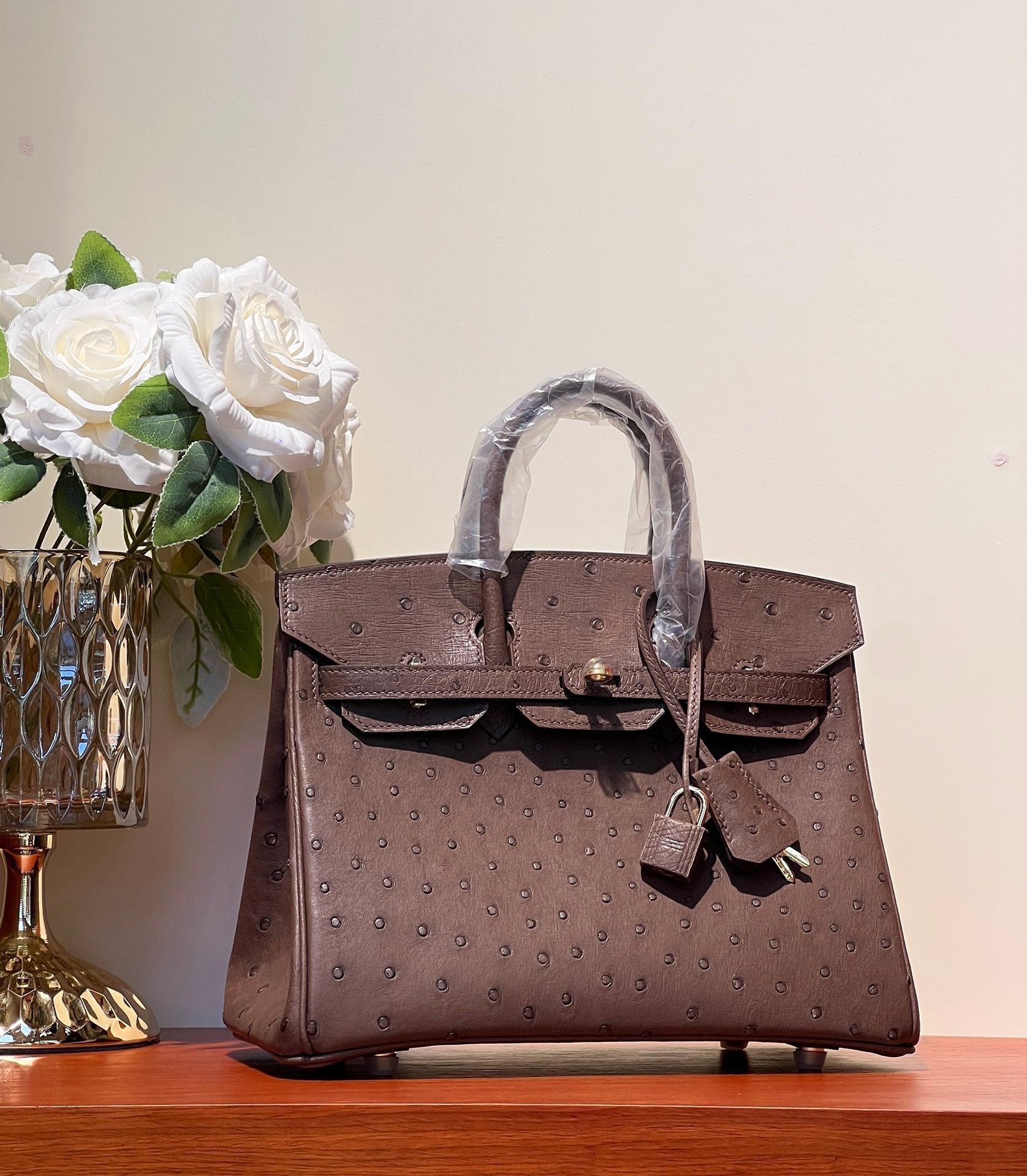 HERMES KELLY SELLIER 25 BAG IN PEACAN BROWN OSTRICH LEATHER WITH GOLD RHINSTONES