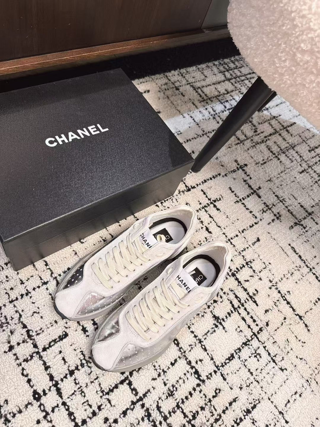CHANEL CLASSIC SNEAKERS IN SILVER SHEEPSKIN