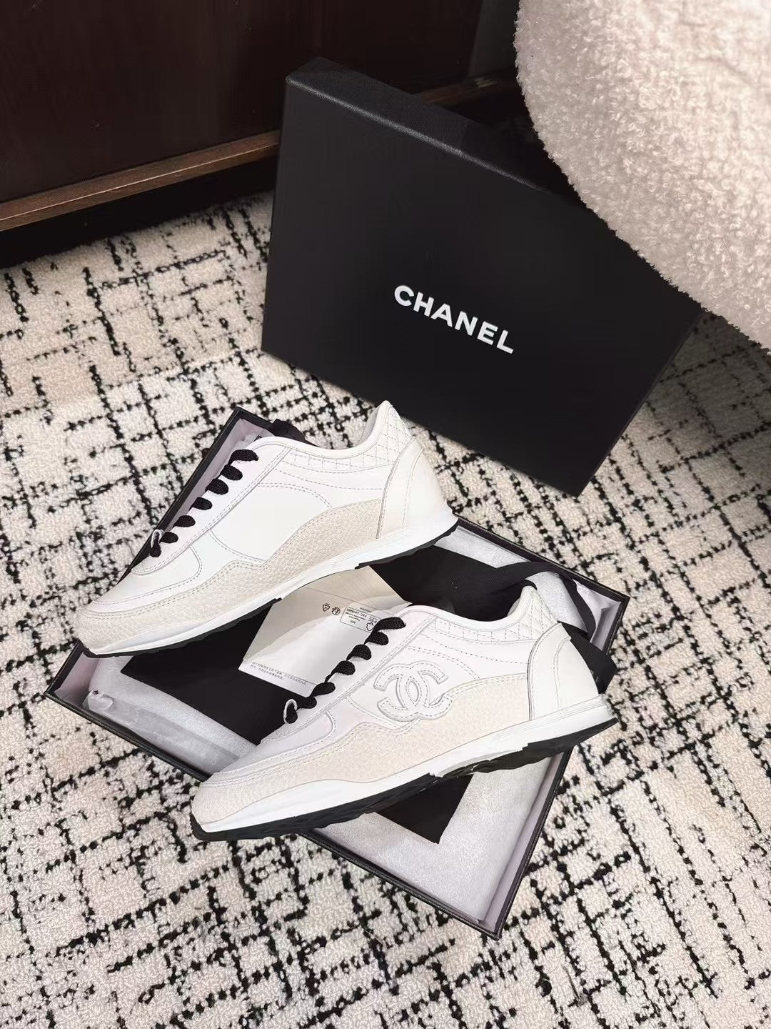 CHANEL TRAINERS SNEAKER IN WHITE CALFSKIN AND SUEDE
