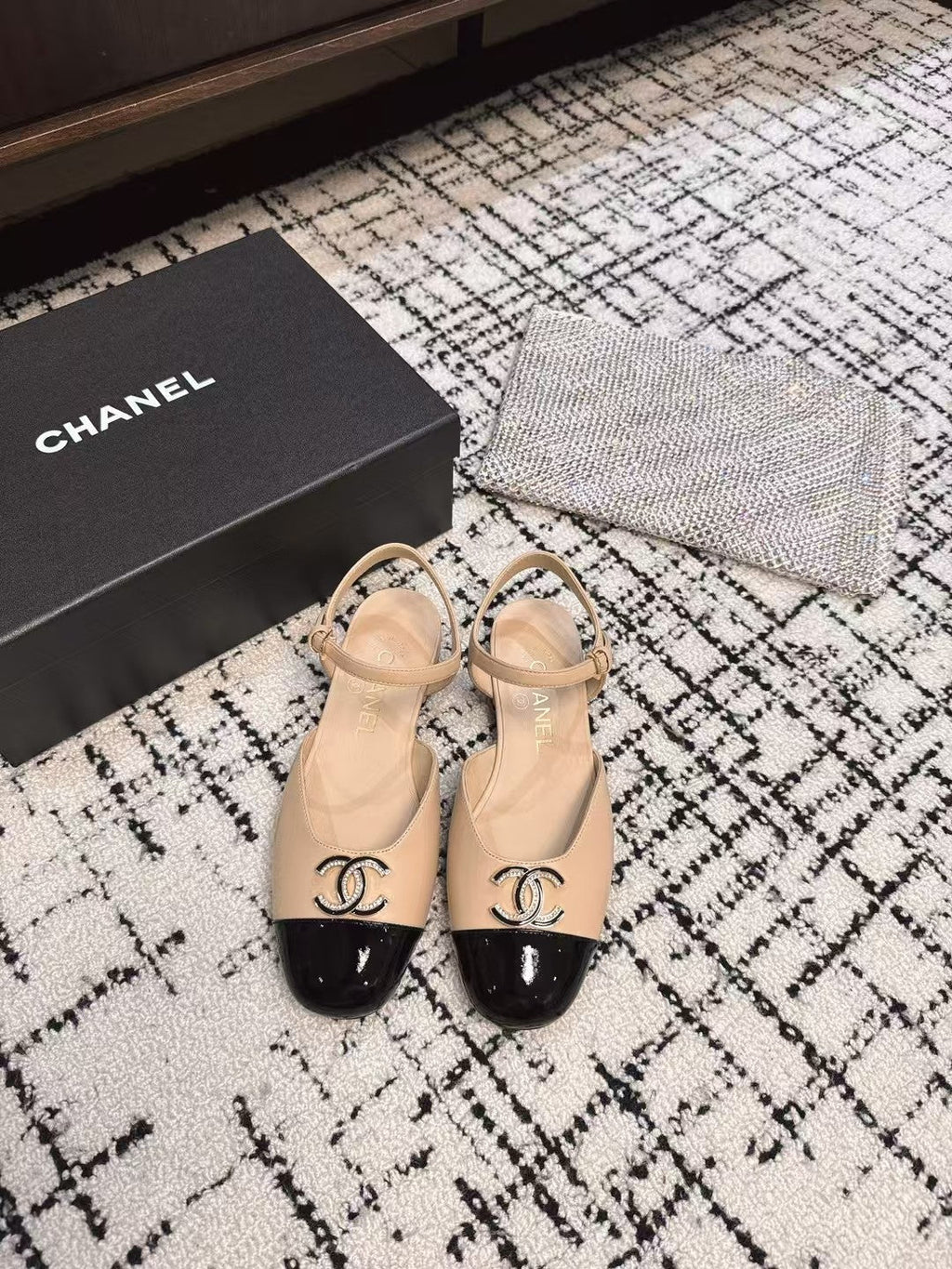 CHANEL FLAT SLINGBACKS IN MACAROON BEIGE MIX BLACK CALFSKIN
