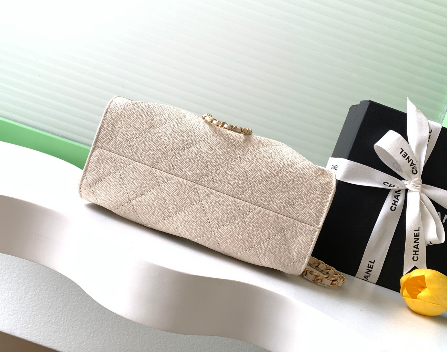 CHANEL 25S HOBO BAG 22 IN LIGHT BEIGE CAVIAR LEATHER WITH GOLD HARDWARE