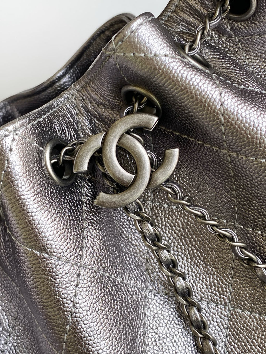 CHANEL 25S HOBO BAG 22 IN LILAC SILVER METALLIC CAVIAR