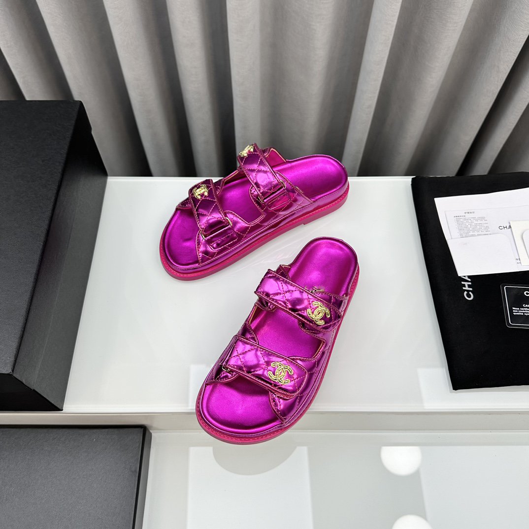 CHANEL dad sandals dark pink metalic lambskin mules
