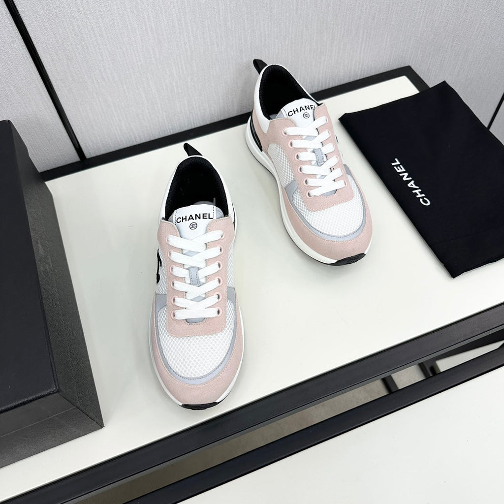 CHANEL SNEAKER IN LIGHT PINK SUEDE AND WHITE BREATHABLE MESH