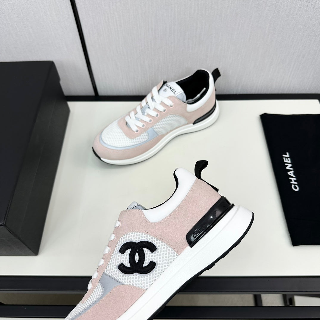 CHANEL SNEAKER IN LIGHT PINK SUEDE AND WHITE BREATHABLE MESH