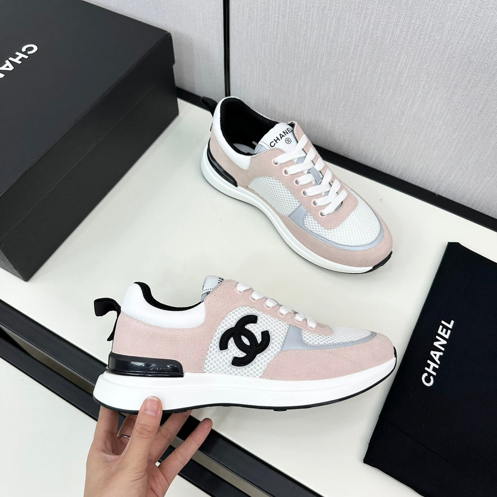 CHANEL SNEAKER IN LIGHT PINK SUEDE AND WHITE BREATHABLE MESH