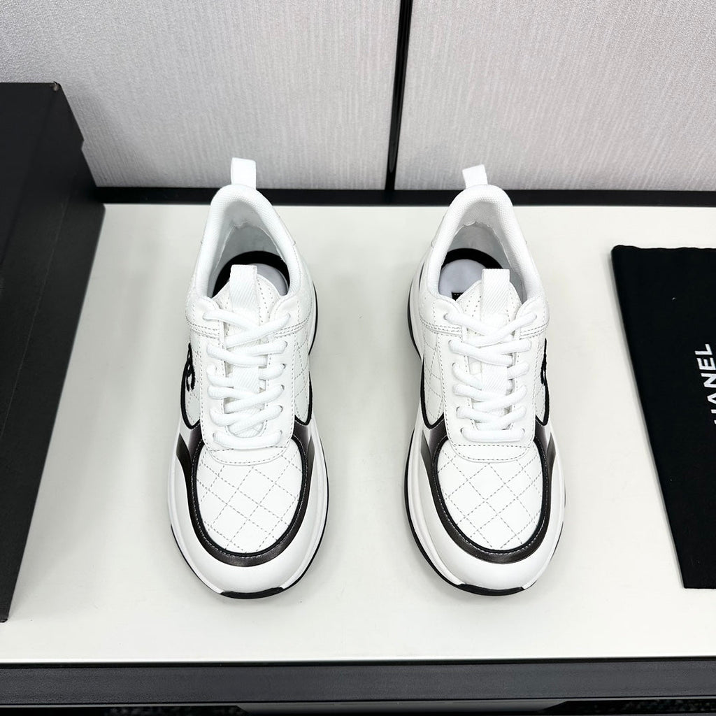 CHANEL SNEAKER IN WHITE MIX BLACK EMBROIDERED LAMBSKIN