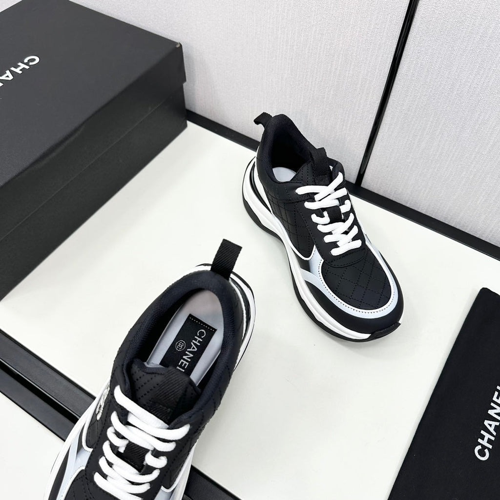CHANEL SNEAKER IN BLACK MIX WHITE EMBROIDERED LAMBSKIN