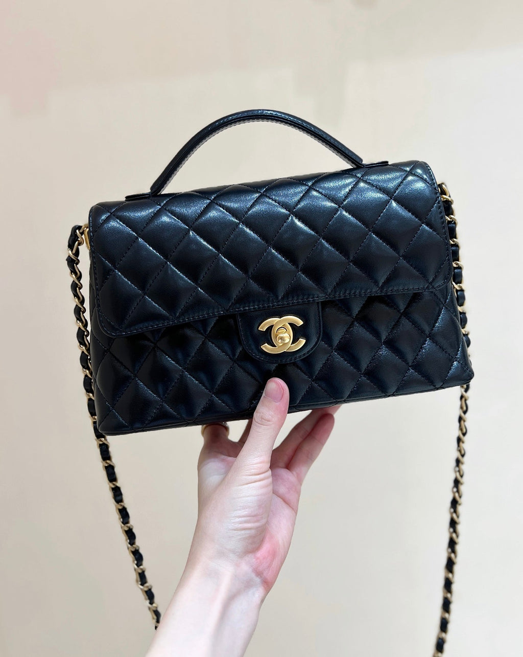 CHANEL QUILTED FLAP BAG WITH HANDLE 26 IN BLACK LAMBSKIN GOLD PLATED METAL