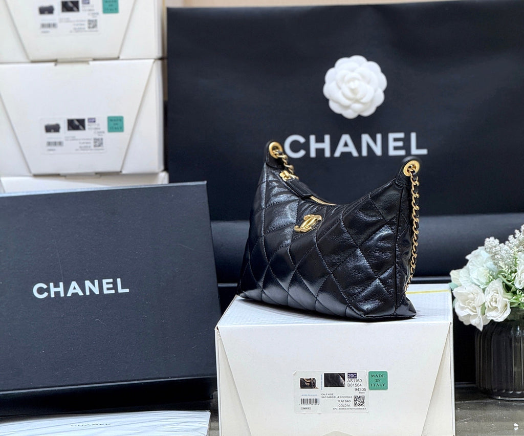CHANEL QUILTED HOBO SHOULDER BAG 26 IN BLACK GLOSSY LAMBSKIN