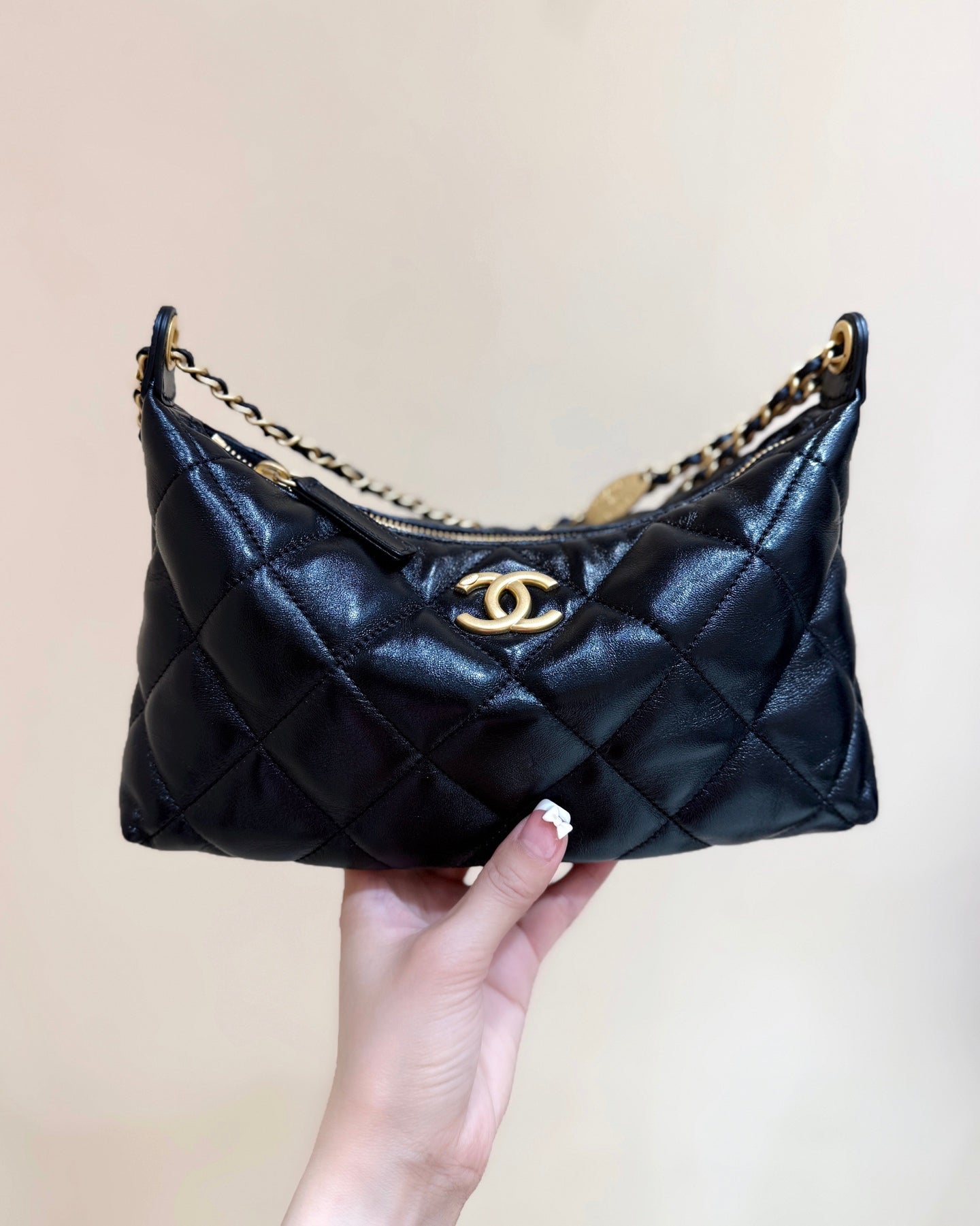 CHANEL QUILTED HOBO SHOULDER BAG 26 IN BLACK GLOSSY LAMBSKIN