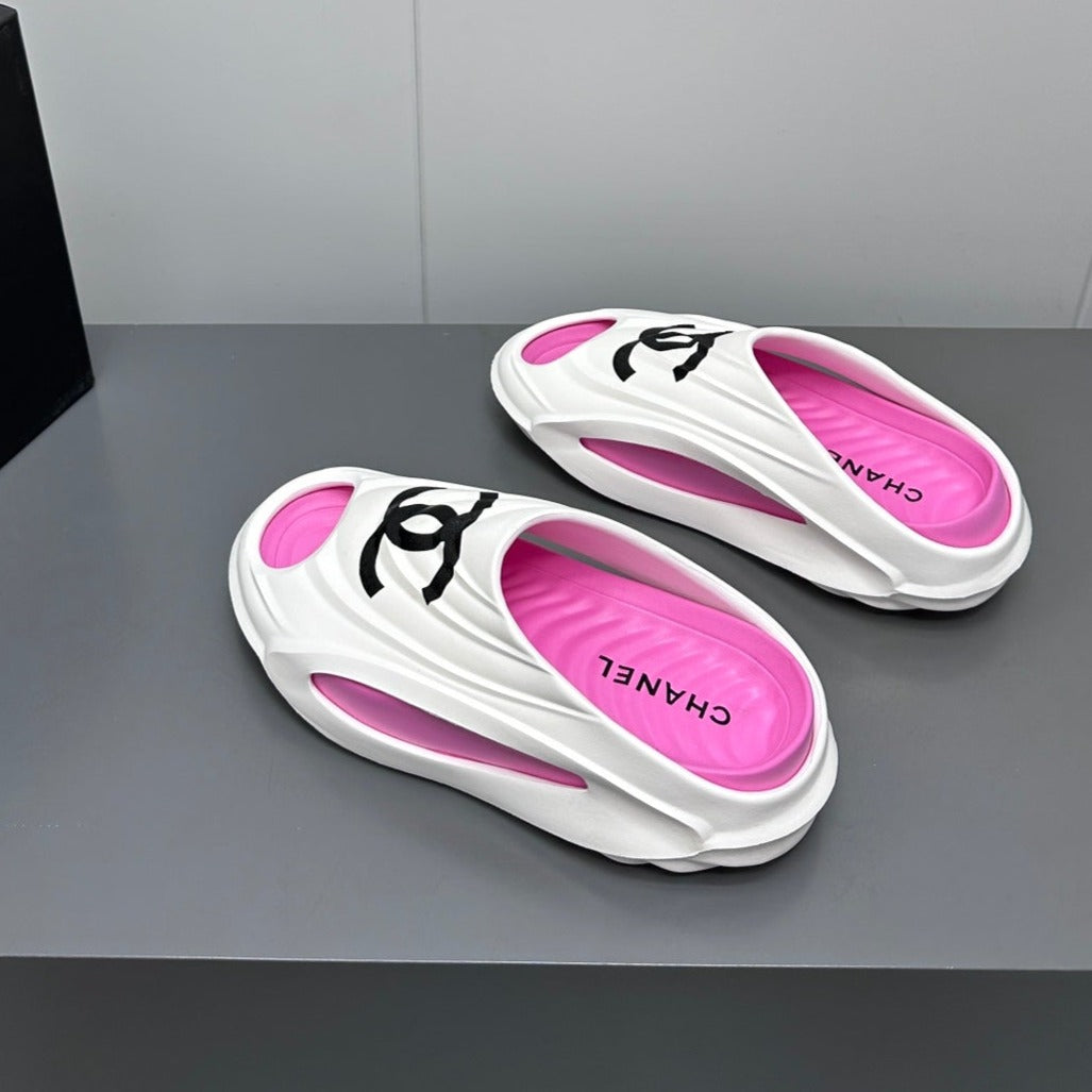 CHANEL New Double C Foam Lightweight Slippers Boat White Pink