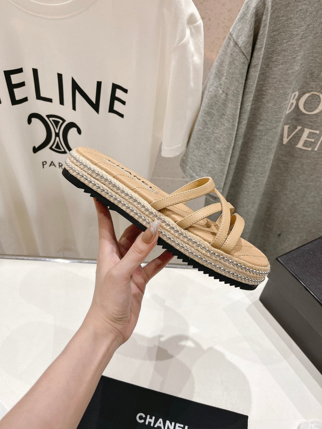 CHANEL SLIPPERS CROSS STRAPS IN BEIGE CREAM LAMBSKIN
