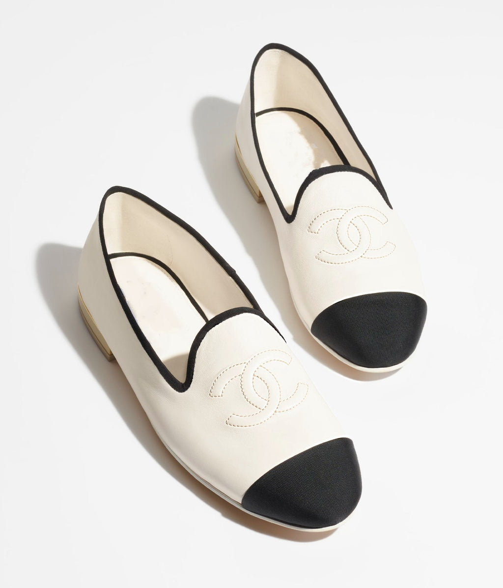CHANEL MOASINS WHITE BLACK LAMBSKIN