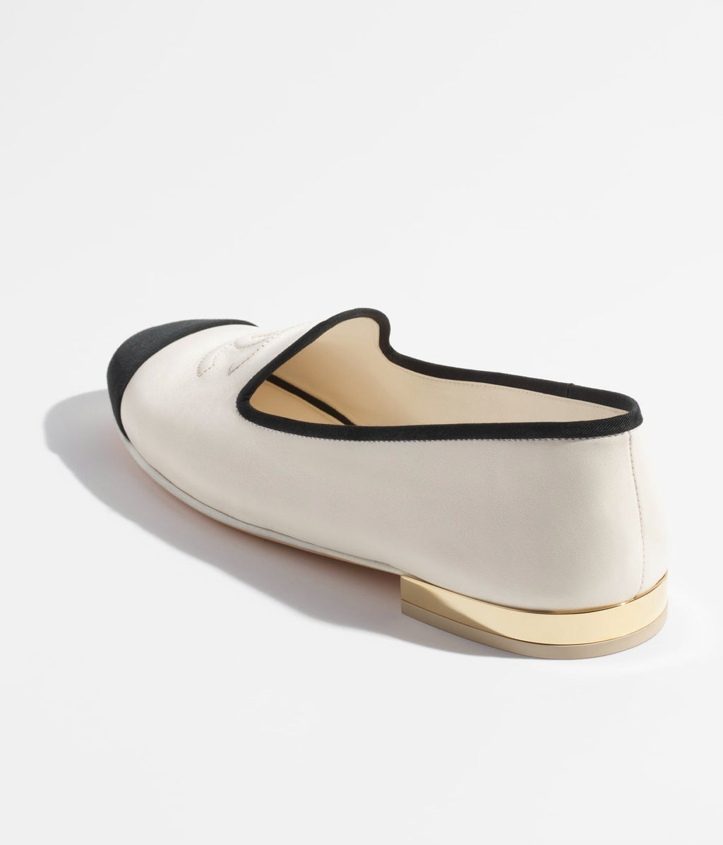 CHANEL MOASINS WHITE BLACK LAMBSKIN