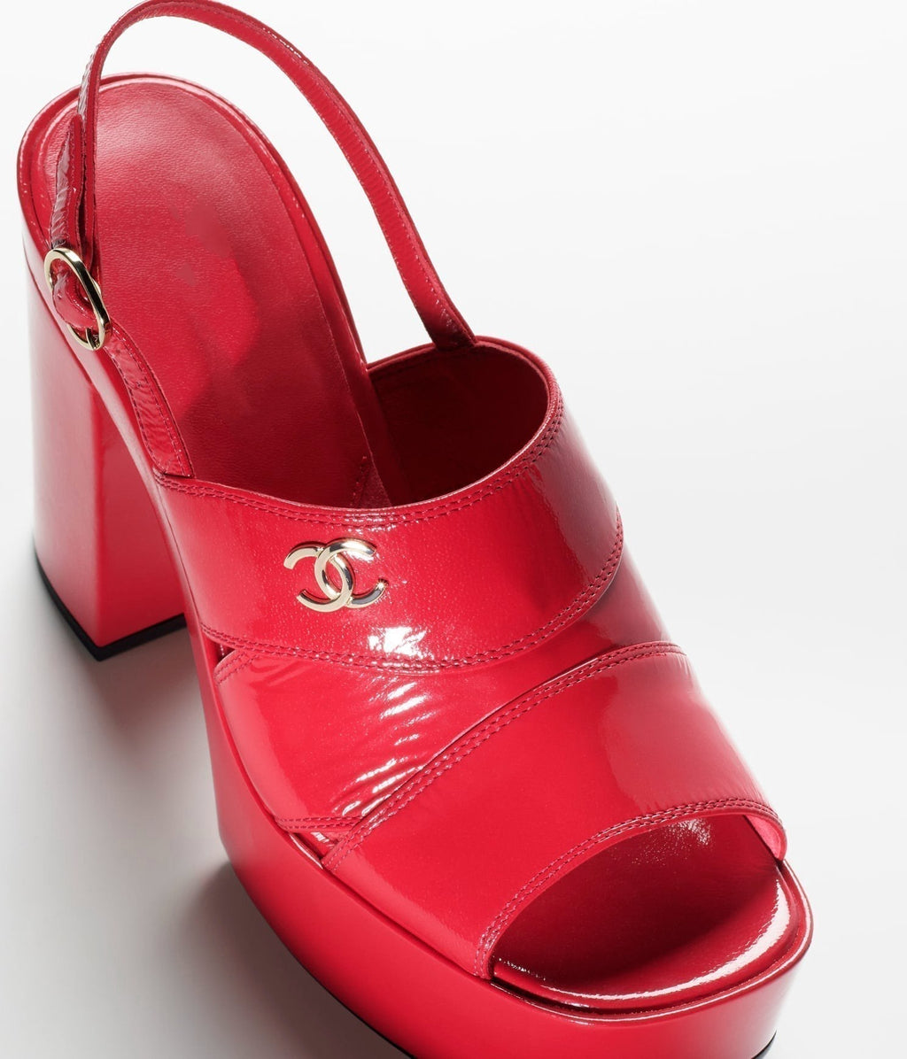 CHANEL SANDALS RED PATENT CRUMPLED LAMBKSIN
