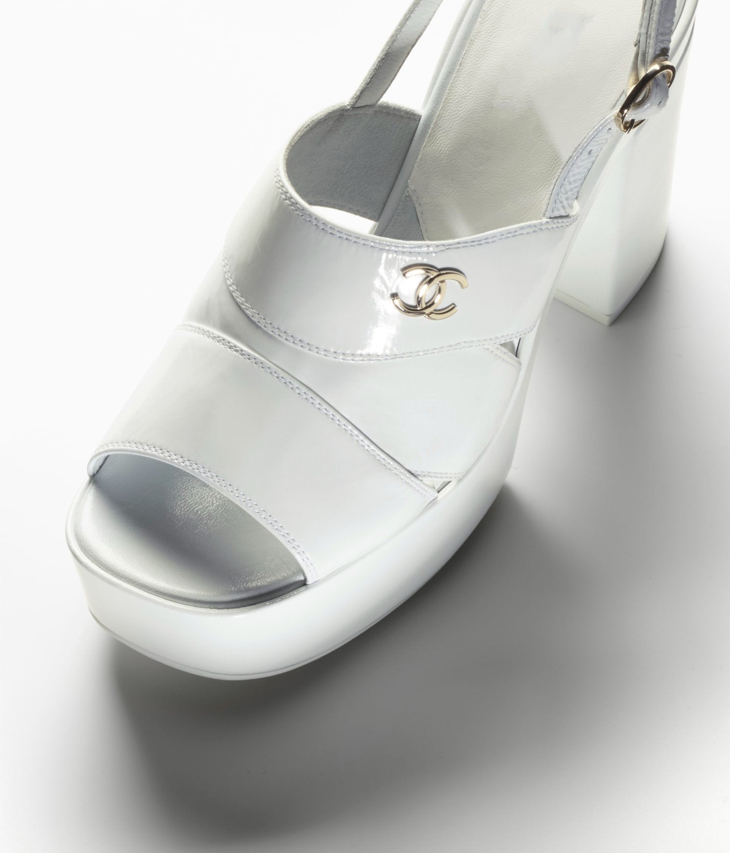 CHANEL SANDALS WHITE PATENT CRUMPLED LAMBSKIN